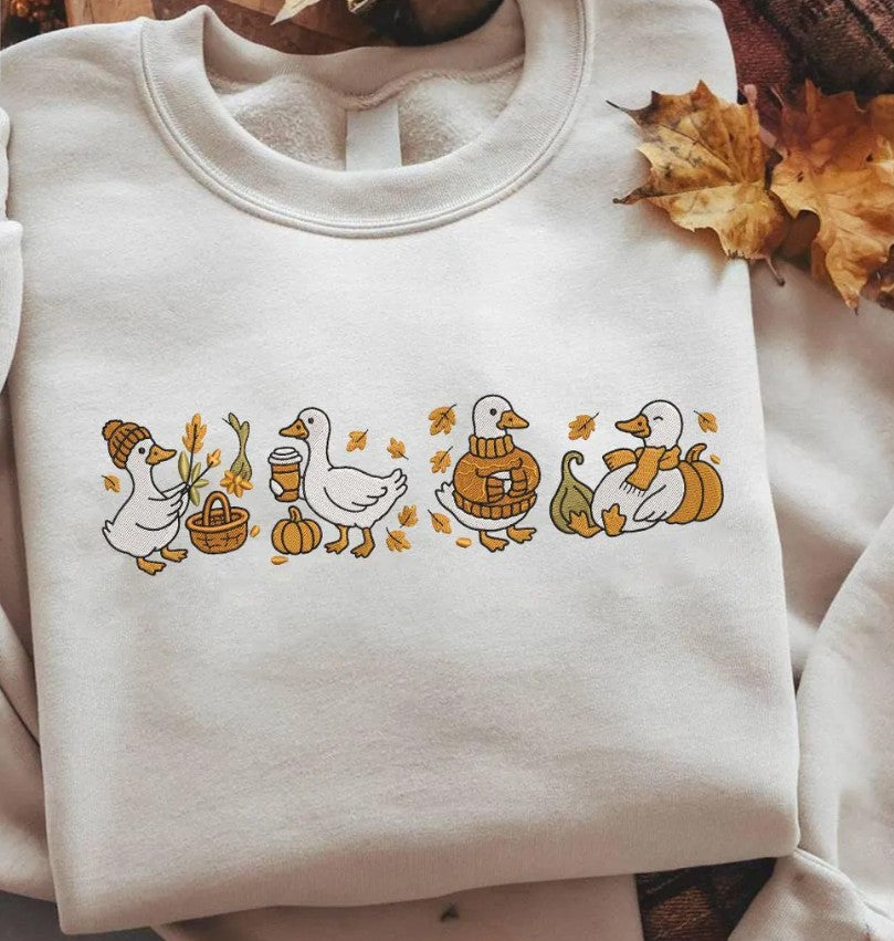 Lotti - Handgefertigter Damen Pullover mit Enten-Illustration